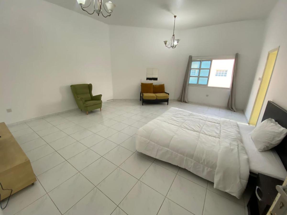 Comfortable Private Rooms In Compound Housing دبي المظهر الخارجي الصورة