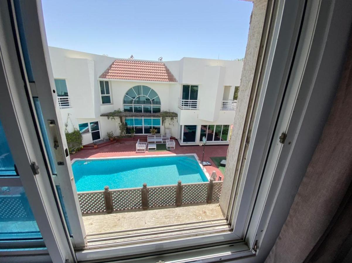 Comfortable Private Rooms In Compound Housing دبي المظهر الخارجي الصورة