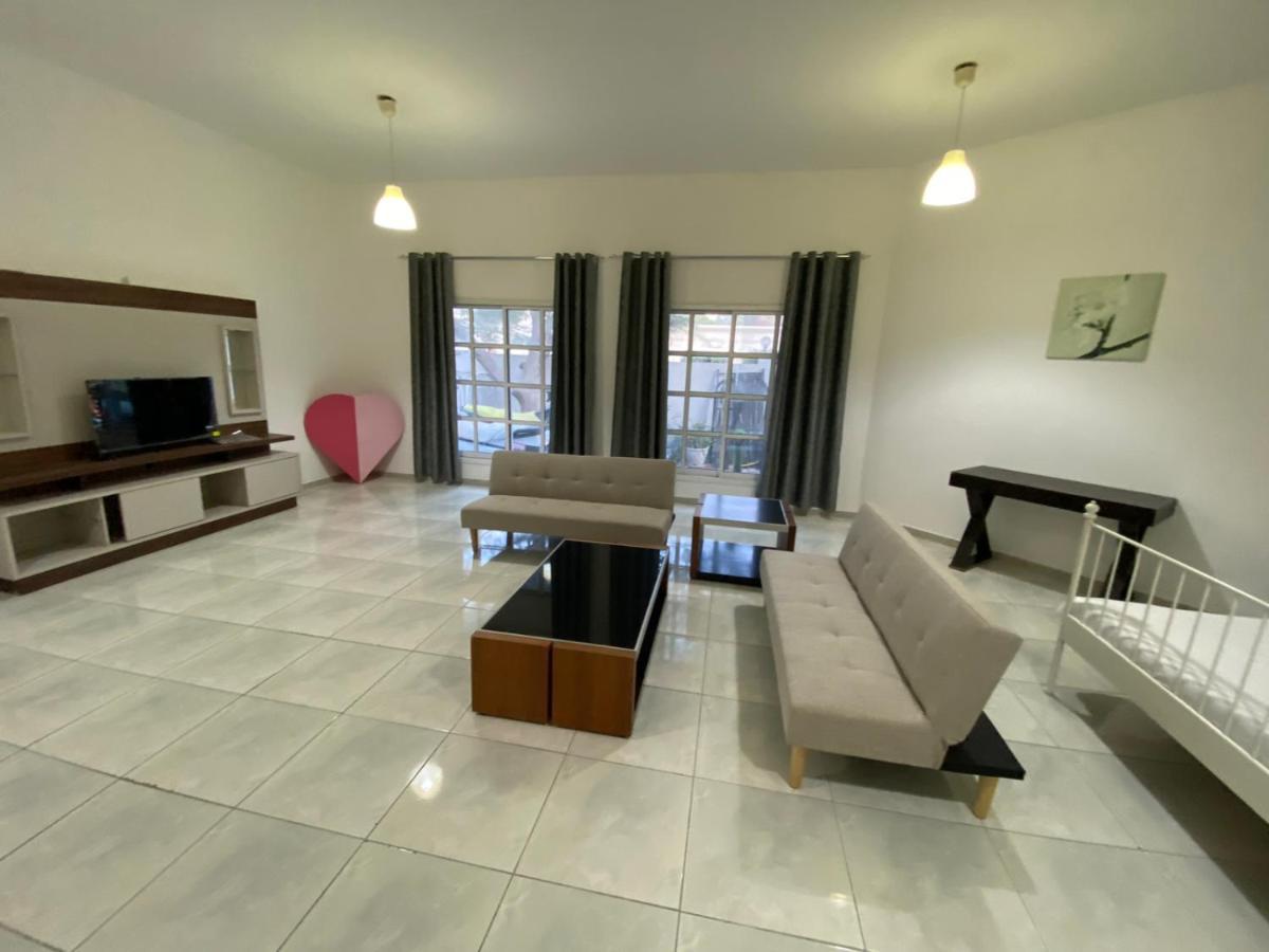 Comfortable Private Rooms In Compound Housing دبي المظهر الخارجي الصورة
