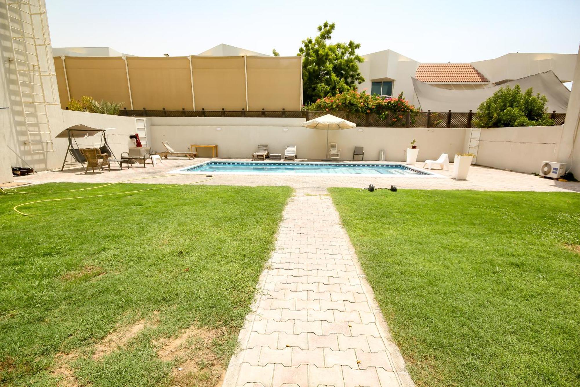 Comfortable Private Rooms In Compound Housing دبي المظهر الخارجي الصورة